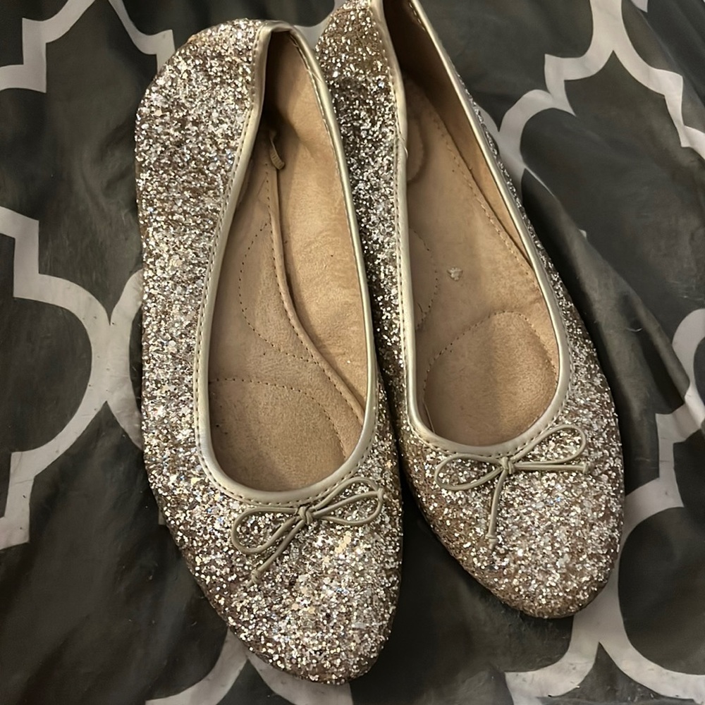 Gold sparkle flats
